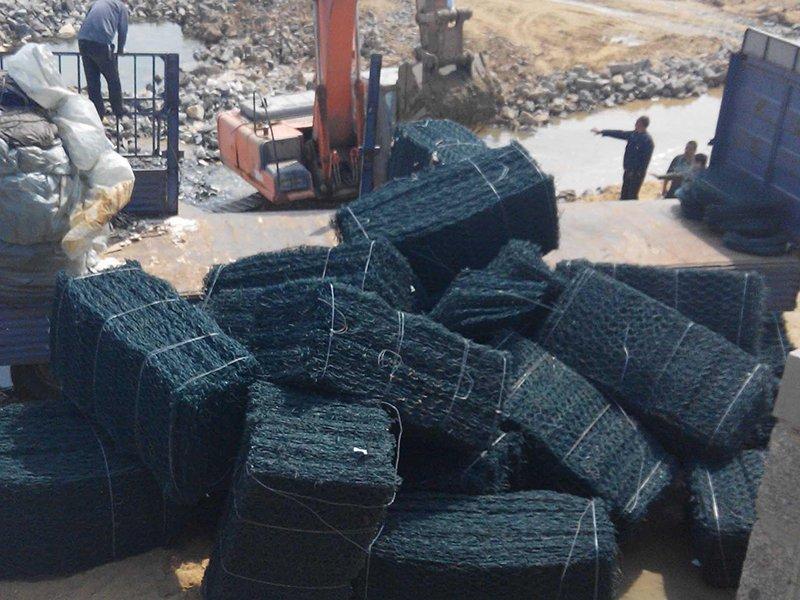 �����U�z�\